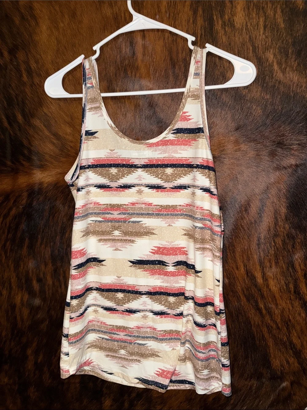 Aztec Tank - Picture 3 of 3